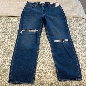 NWT Abercrombie Ultra High Rise Ankle Straight jeans 29 long or 8 long